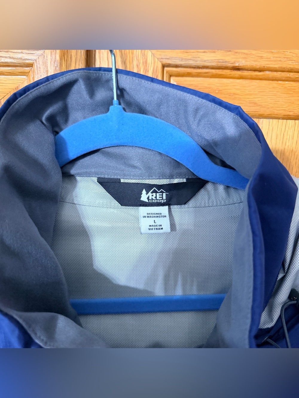 REI Co-op Rainier Rain Jacket - Men's size Large - Picture 3 of 7